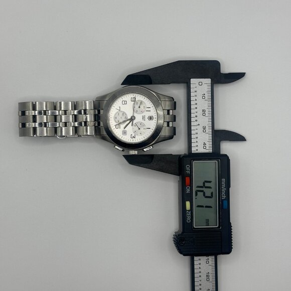 Victorinox Swiss Army Alliance 241048 Stainless Steel Chronograph Wrist Watch - Picture 8 of 8